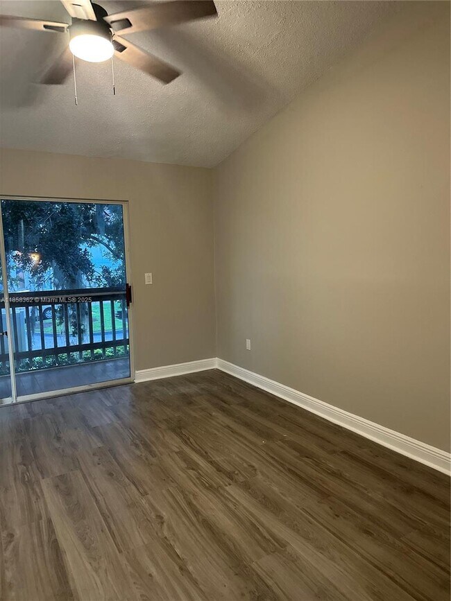 Building Photo - 3200 Sabal Palms Ct