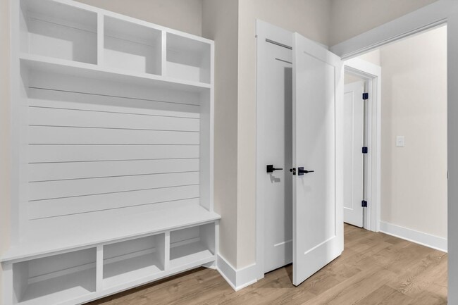 Building Photo - Charming New Build