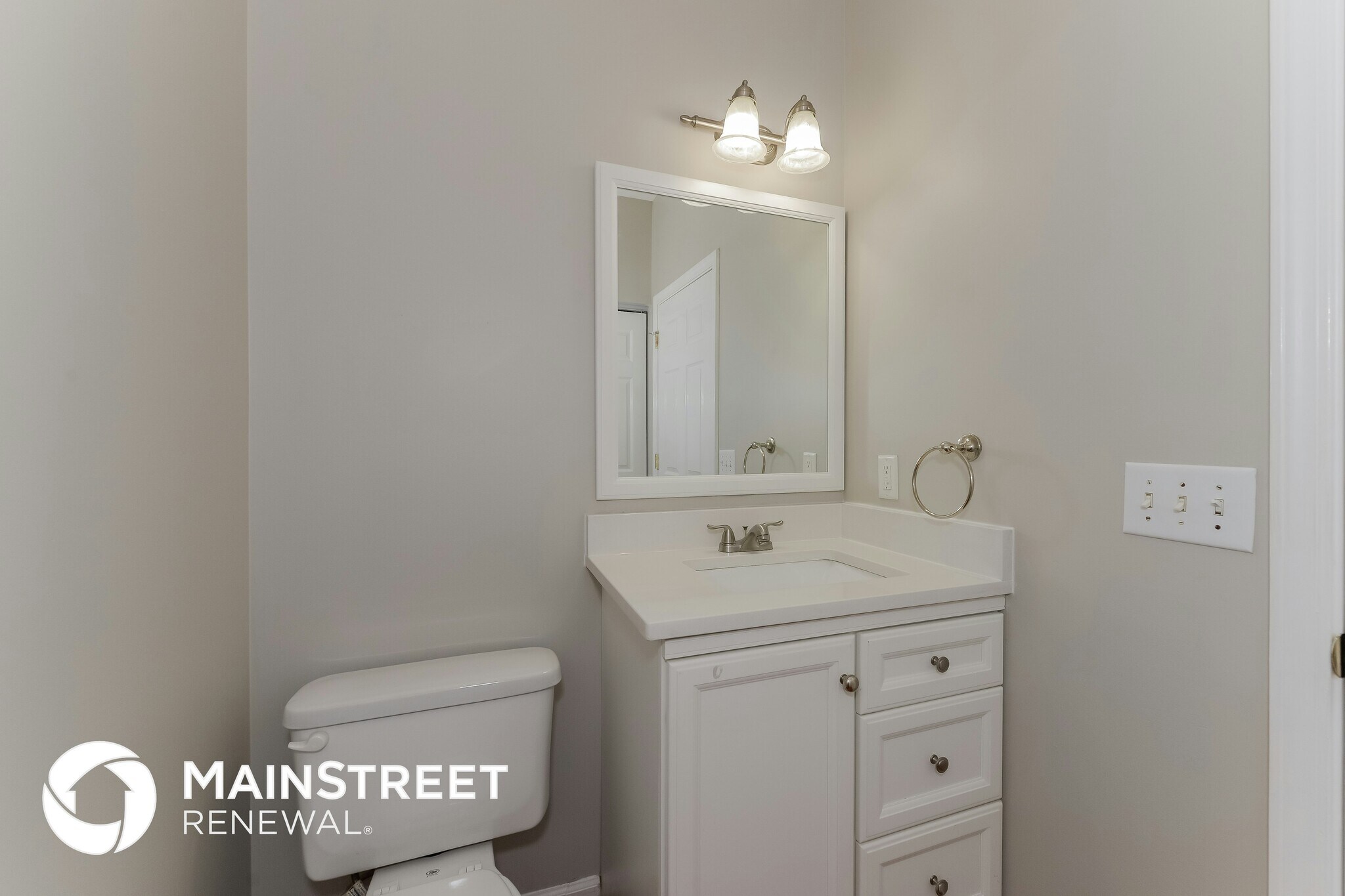 Building Photo - 4420 Benchmark Dr