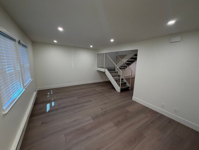 Building Photo - 435 Pine Meadows Dr