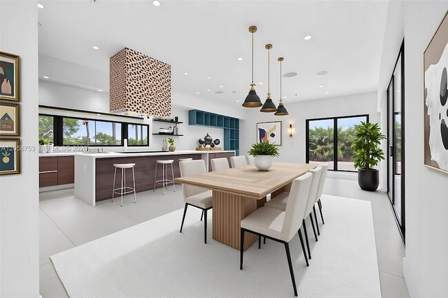 Building Photo - 16709 Botaniko Dr N