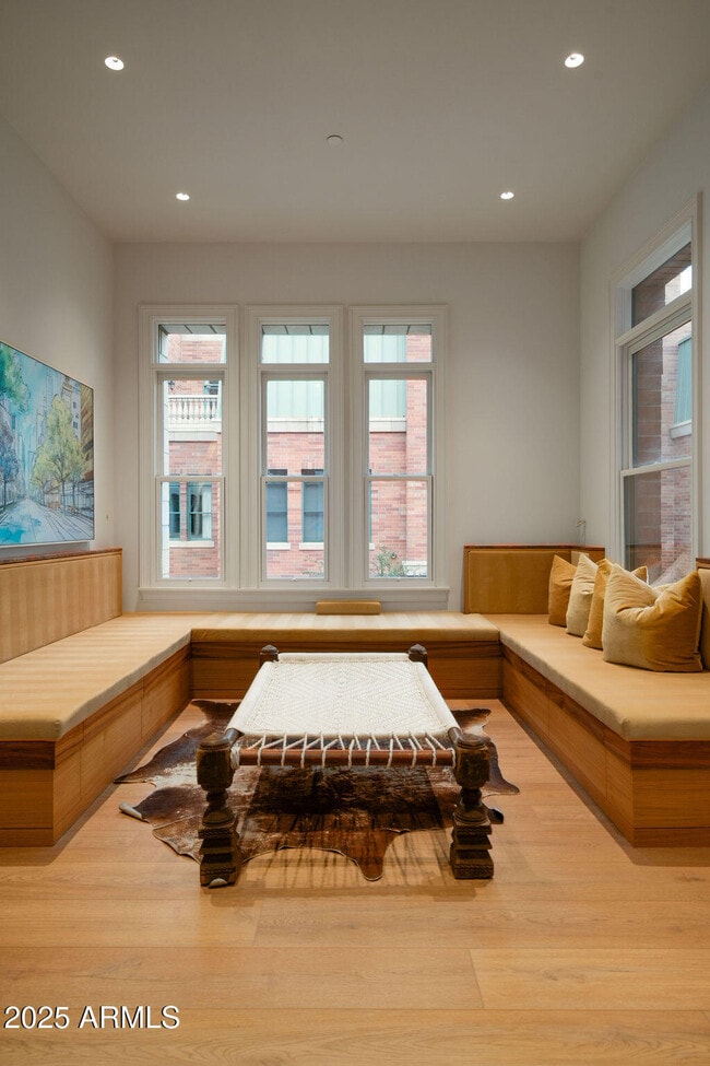 Building Photo - 50 W Palm Ln