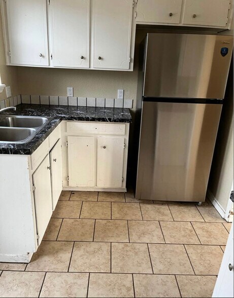 Building Photo - 1801 Duncan Ave