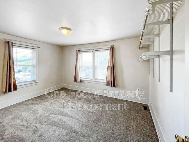 Building Photo - 716 7th Ave