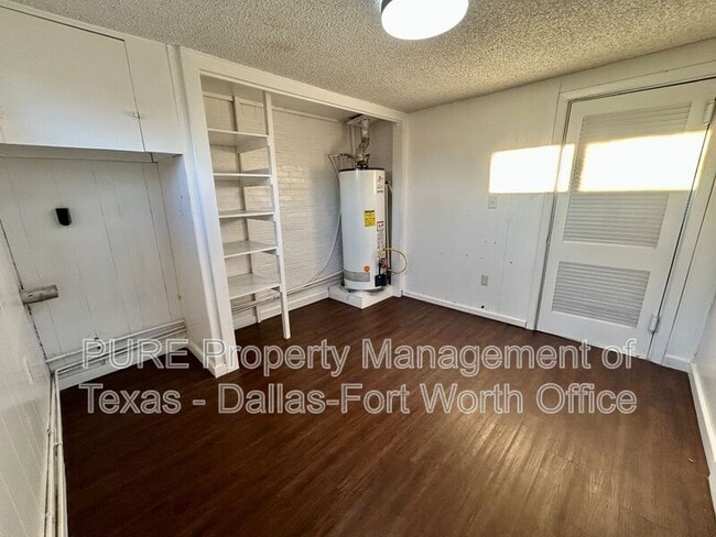 Building Photo - 1607 Briarwood Blvd