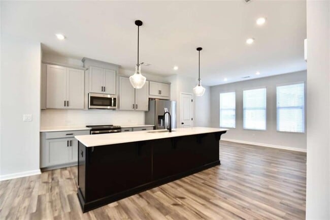 Building Photo - 809 Cameron Trl