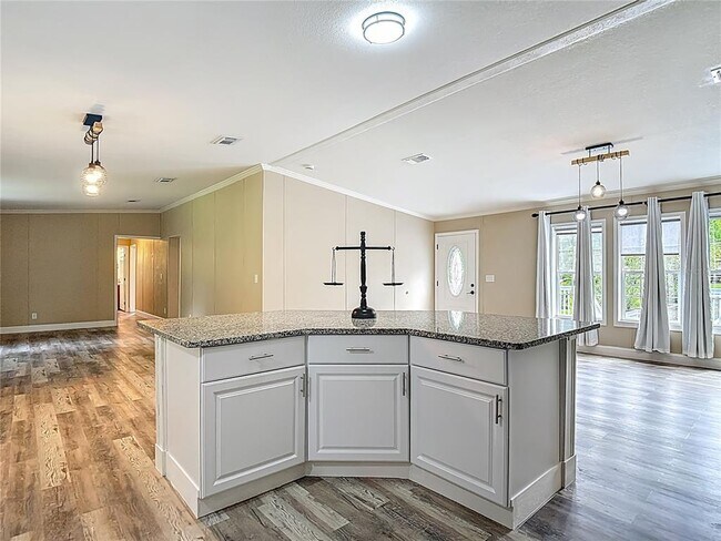 Building Photo - 7515 Rooks Dr
