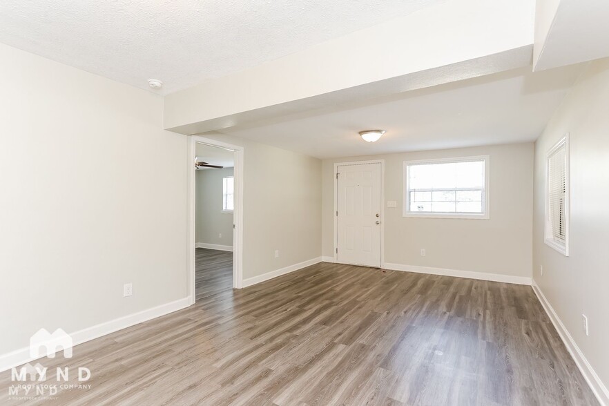 Building Photo - 6824 Gaillardia Rd S