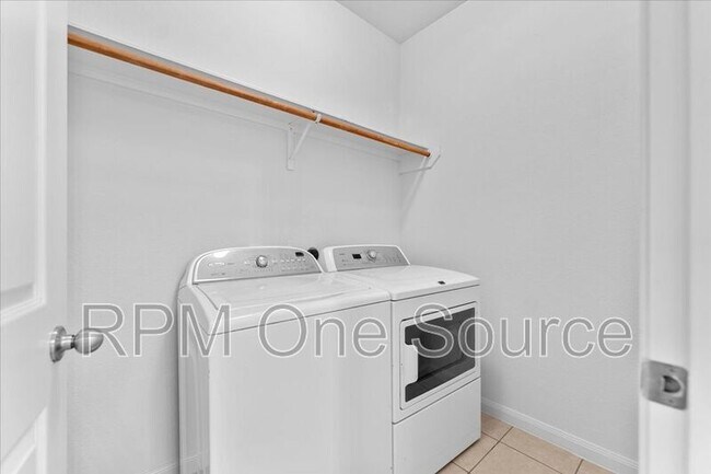 Building Photo - 113 Oriole Dr