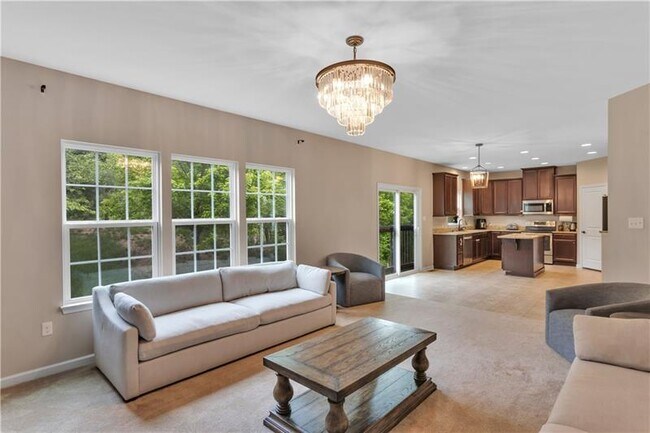 Building Photo - 207 Eddie Lewis Dr