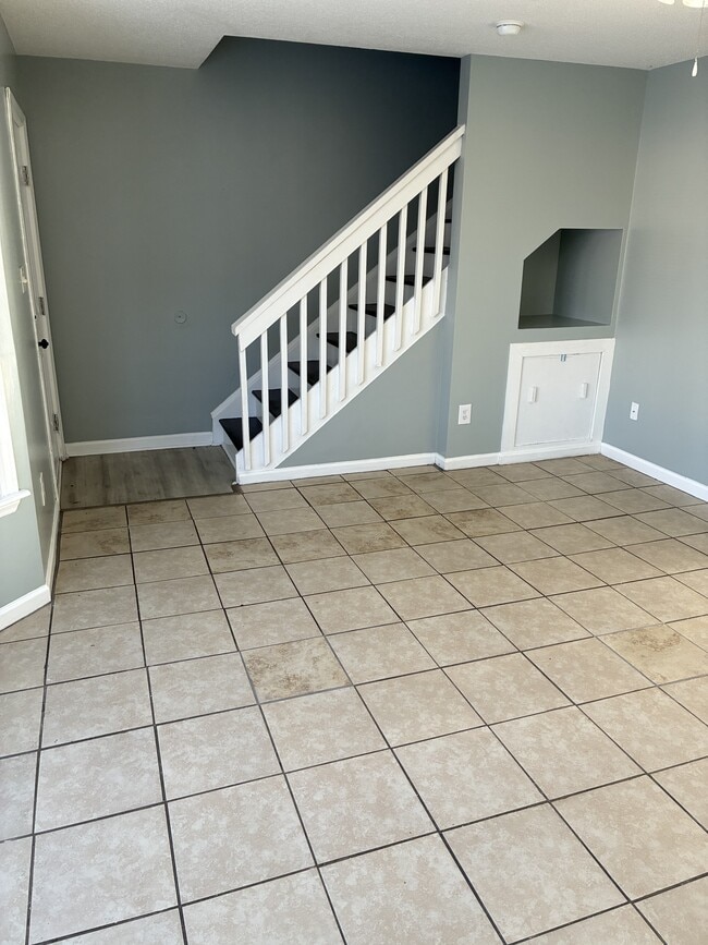 Building Photo - 112 Concord Dr