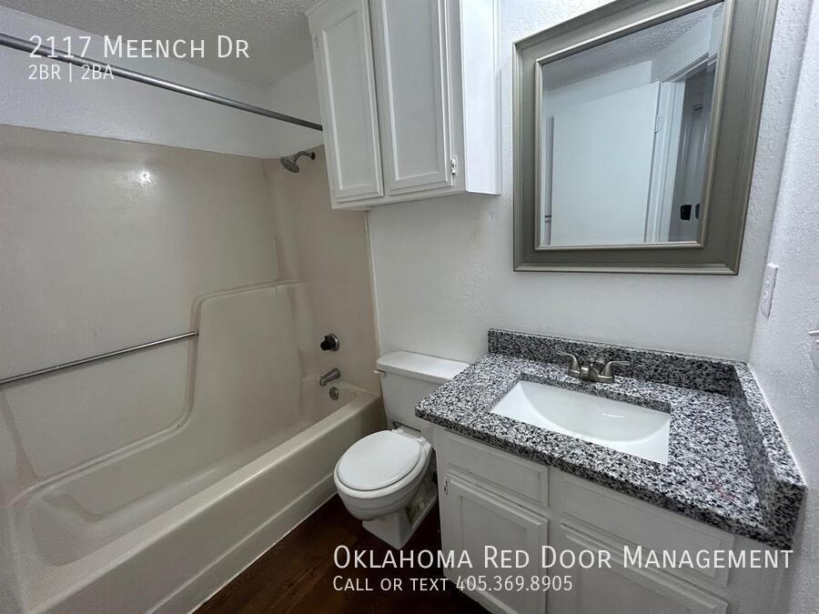Building Photo - 2117 Meench Dr