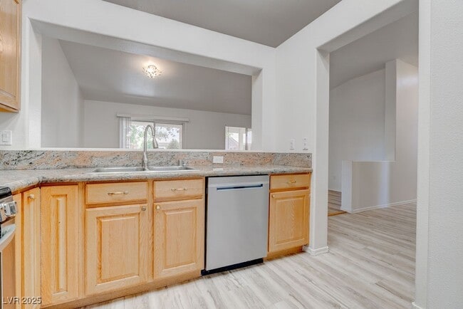 Building Photo - 2079 Poppywood Ave