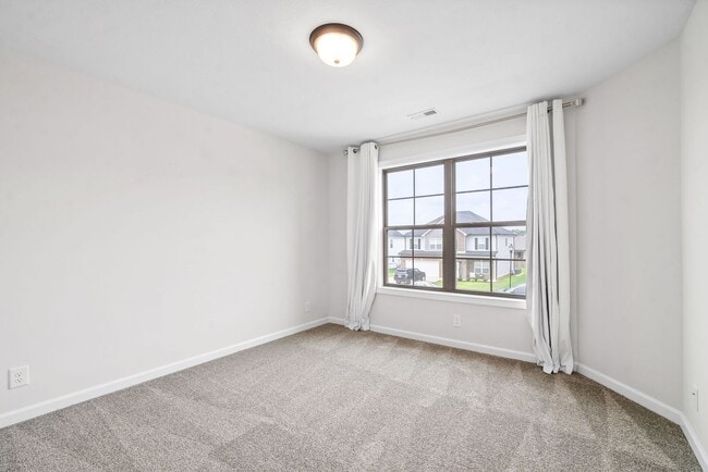 Building Photo - Dog Friendly Four Bedroom Near I24!