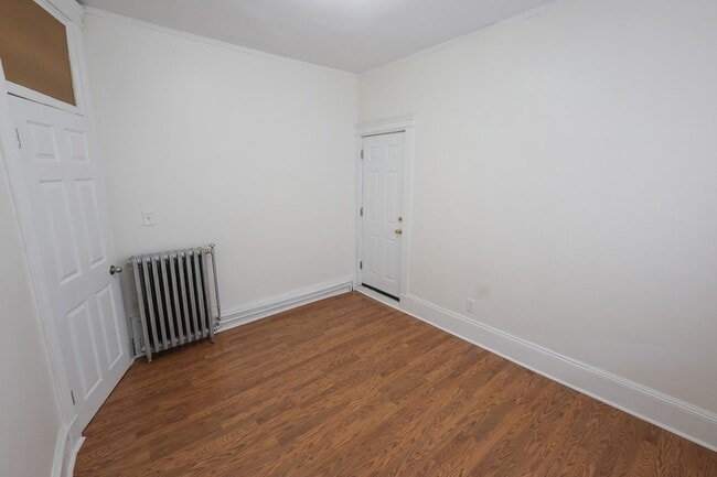 Building Photo - 421 Seaver St