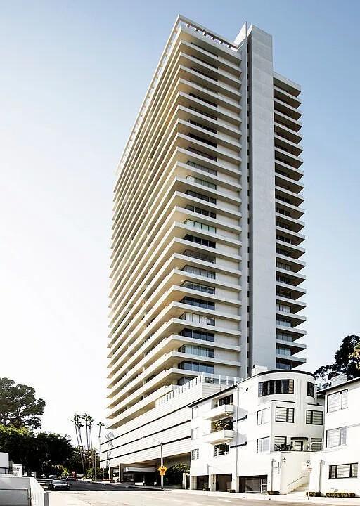 Building Photo - 9255 Doheny Rd
