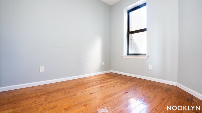 Building Photo - 373 E 28th St
