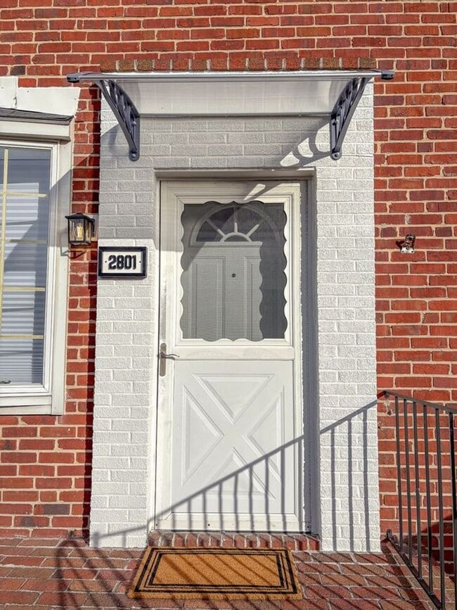 Building Photo - Renovated 3 Bed / 1.5 Bath in Essex | Parking Pad | Available 1/19/2026