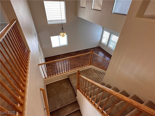 Building Photo - 2586 Highland Cliff Dr