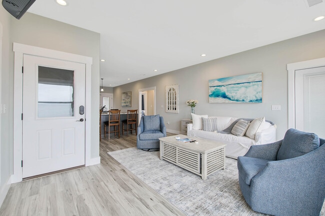 Building Photo - 486 Beatrice Point Rd