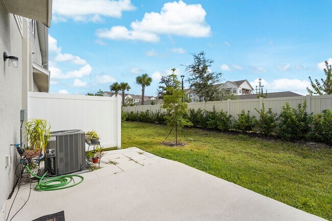 Building Photo - Beautifull Furnished Townhome - Nokomis - ...