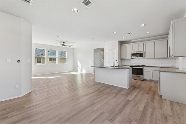 Building Photo - 316 Insider Loop