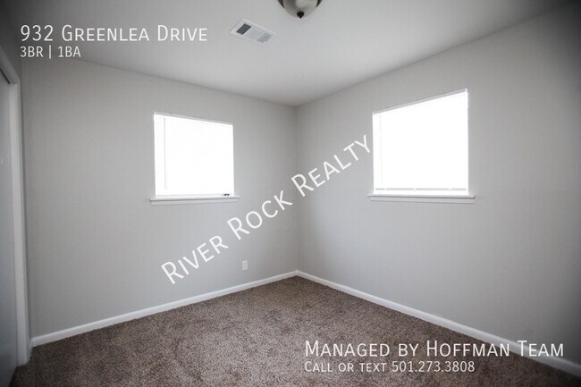 Building Photo - 932 Greenlea Dr