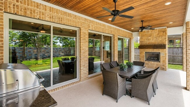 Building Photo - 2418 Sandhill Crest Ln
