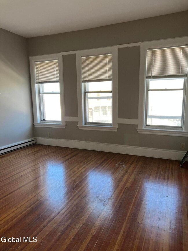 Building Photo - 5 Broadway