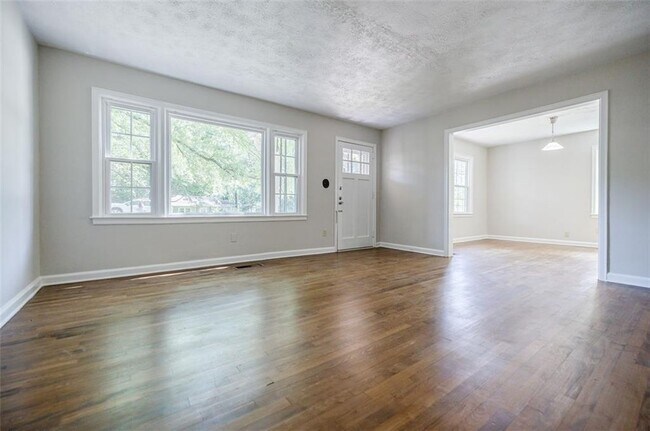 Building Photo - 1716 Beacon Hill Blvd NE