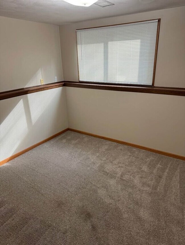 Building Photo - 2245 N Cedar Ave