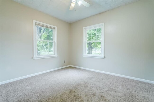 Building Photo - 4539 Dewey Ave