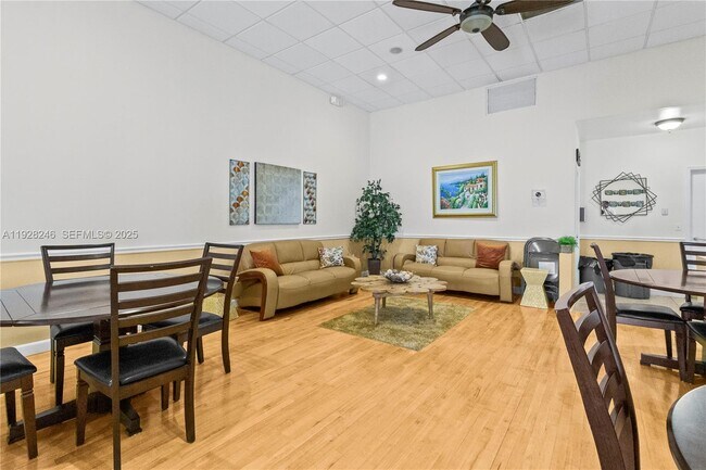 Building Photo - 7464 Pinewalk Dr S