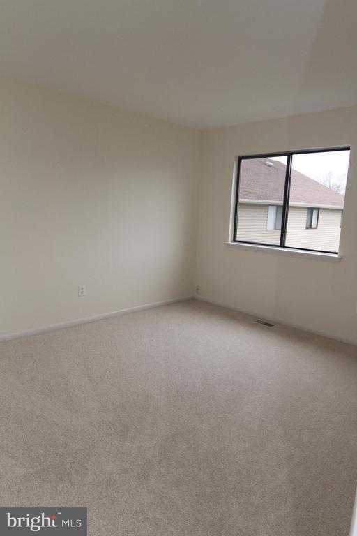 Building Photo - 9008 Sandalwood Dr