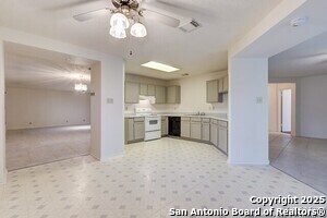 Building Photo - 8024 Coral Meadow Dr