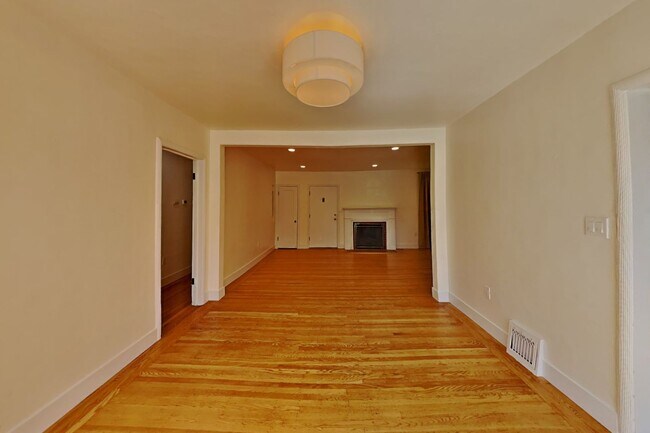 Building Photo - Charming Land Park Cottage – A Hidden Gem in the Heart of the City