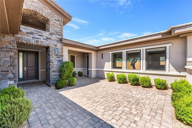 Building Photo - 8477 Wolf Mountain Ct