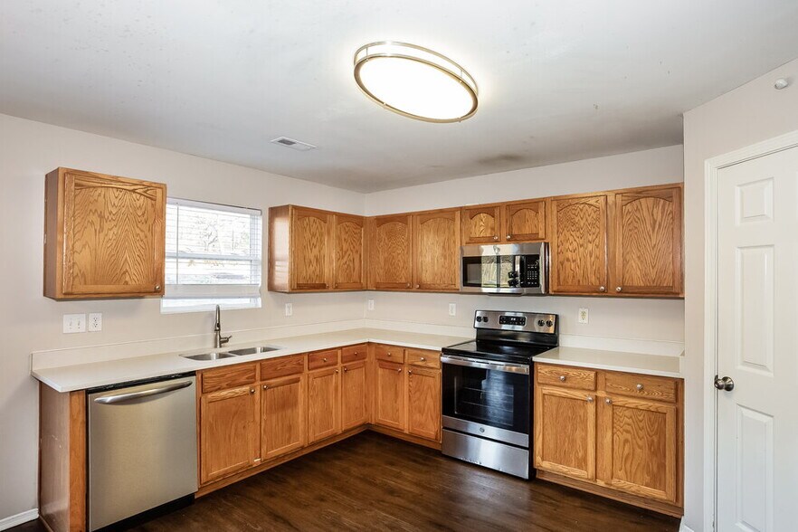 Building Photo - 6545 Ziegler Ln