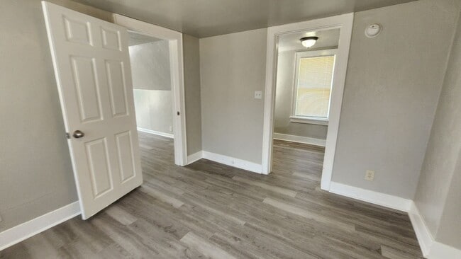 Building Photo - Nice 4 Bedroom, 2 Bath Home Near OCU & The...