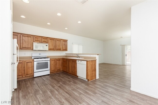 Building Photo - 3636 E Carisbrook Dr