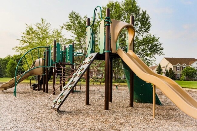 Building Photo - 4385 Empress Dr N
