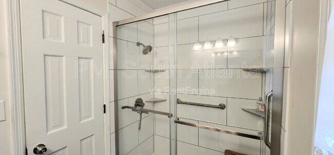 Building Photo - 1240 Flat Rock Rd