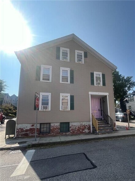 Building Photo - 27 Mt Vernon St