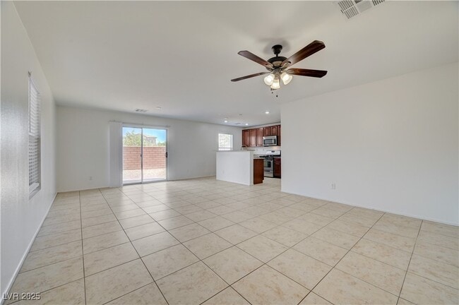 Building Photo - 9252 Valley Ranch Ave
