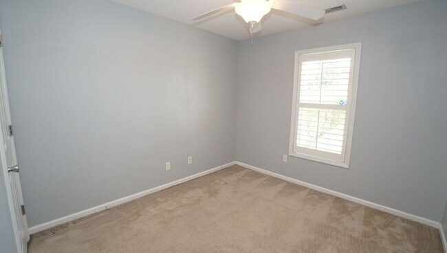 Building Photo - 106 Farmgate Dr