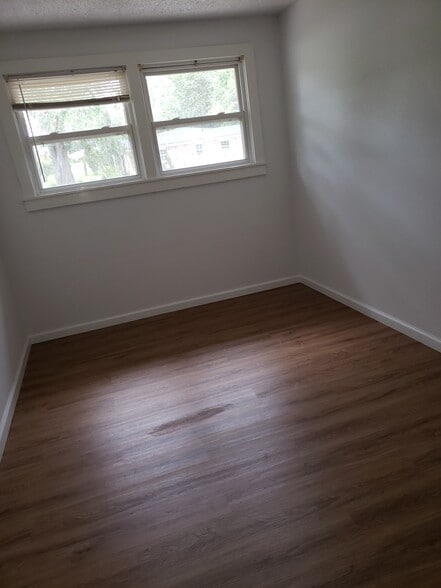 Building Photo - 833 Fremaux Ave