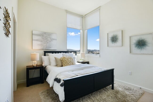 Building Photo - SF Shipyard - 3 BR, 2.5 BA Townhouse 1,437 Sq. Ft. - 3D Virtual Tour, 2-Car Garage