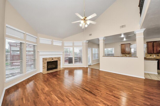 Building Photo - 930 Allisa St