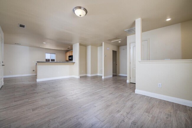 Building Photo - 16201 Viho Rd