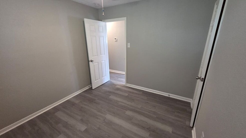 Building Photo - 11823 Stonehedge Dr